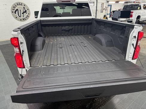 Used 2022 Chevrolet Silverado 2500 LT w/ Convenience Package image 5