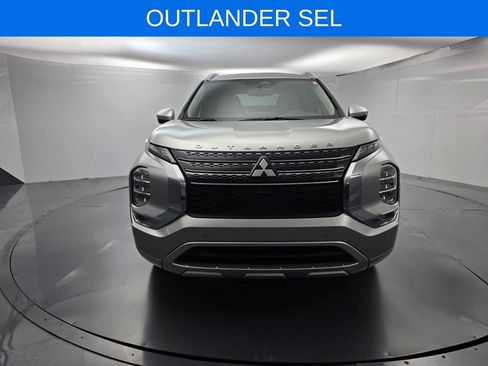Used 2023 Mitsubishi Outlander SEL FWD image 2