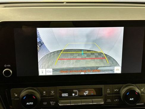 Used 2025 Toyota Grand Highlander AWD image 12