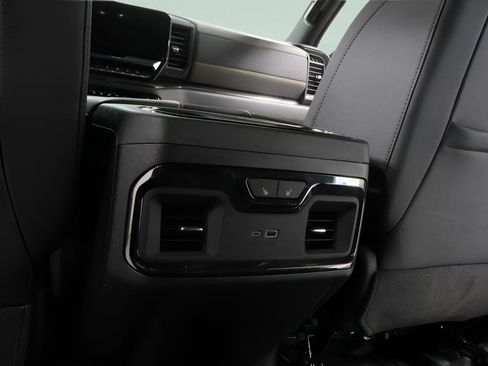 Used 2024 Chevrolet Silverado 2500 ZR2 w/ Technology Package AWD/4WD image 25