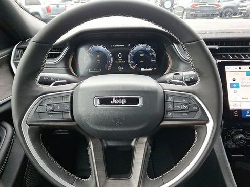 New 2025 Jeep Grand Cherokee Limited w/ Black Appearance Package image 14