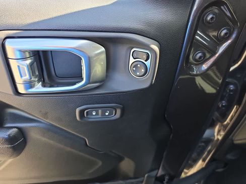 Used 2023 Jeep Wrangler Unlimited Sport AWD/4WD image 13
