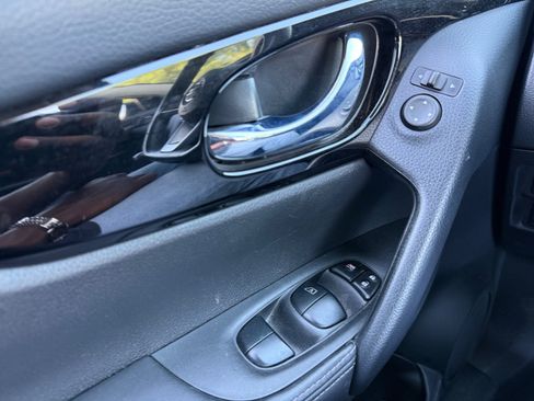 Used 2022 Nissan Rogue Sport SL AWD/4WD image 23
