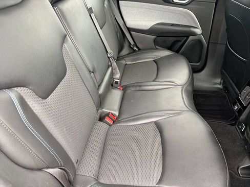 Used 2022 Jeep Compass Latitude FWD image 13