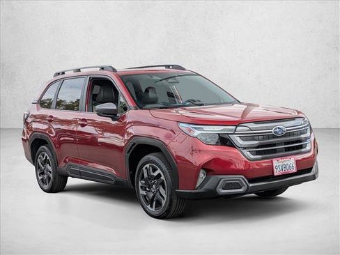Used 2025 Subaru Forester Limited AWD/4WD image 4