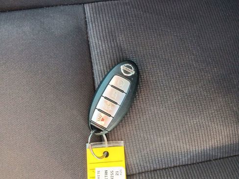 Used 2021 Nissan Titan SV w/ SV Convenience Package image 29