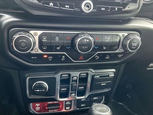 Used 2023 Jeep Wrangler Unlimited Rubicon 392 AWD/4WD image 28