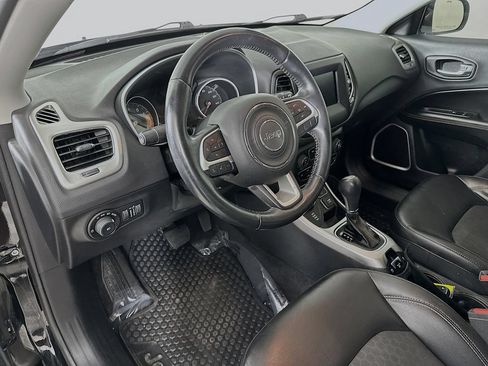 Used 2018 Jeep Compass Latitude w/ Popular Equipment Group AWD/4WD image 14