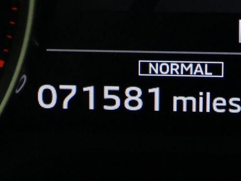 Used 2024 Mitsubishi Outlander SE image 21