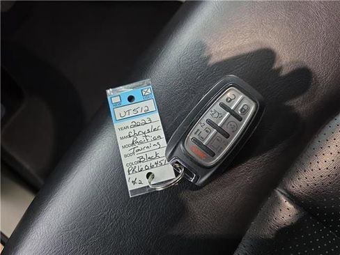 Used 2023 Chrysler Pacifica Touring-L image 21