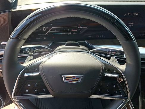 Used 2026 Cadillac Escalade Platinum Sport w/ LPO, Floor Liner Package AWD/4WD image 19