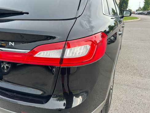 Used 2017 Lincoln MKX Reserve w/ Lincoln MKX Climate Package FWD image 11