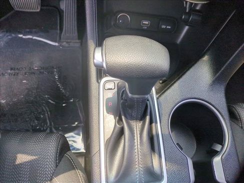 Used 2025 Kia Sportage EX FWD image 12
