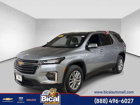 Used 2023 Chevrolet Traverse LT AWD/4WD image 1