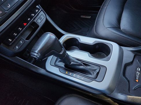 Used 2019 Chevrolet Colorado ZR2 image 12