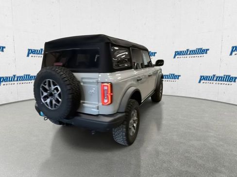 Used 2023 Ford Bronco Badlands image 11