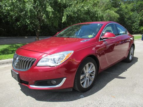 Used 2015 Buick Regal Premium w/ Experience Buick Package AWD/4WD image 2