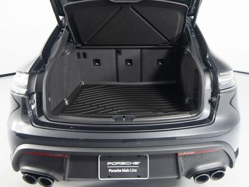Certified 2026 Porsche Macan AWD/4WD image 46