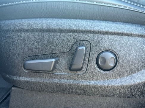 Used 2025 Kia Telluride S image 17