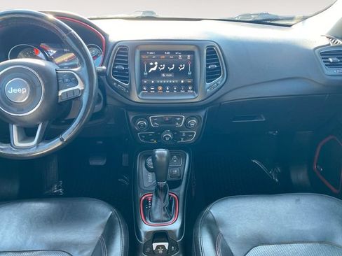 Used 2018 Jeep Compass Trailhawk w/ Leather Interior Group AWD/4WD image 11