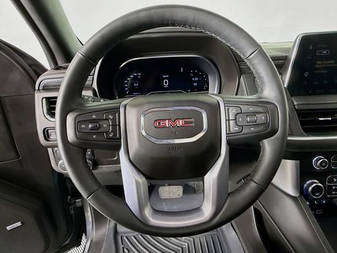 Used 2023 GMC Yukon SLT w/ SLT Premium Package RWD image 11