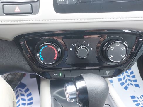 Used 2019 Honda HR-V LX image 30