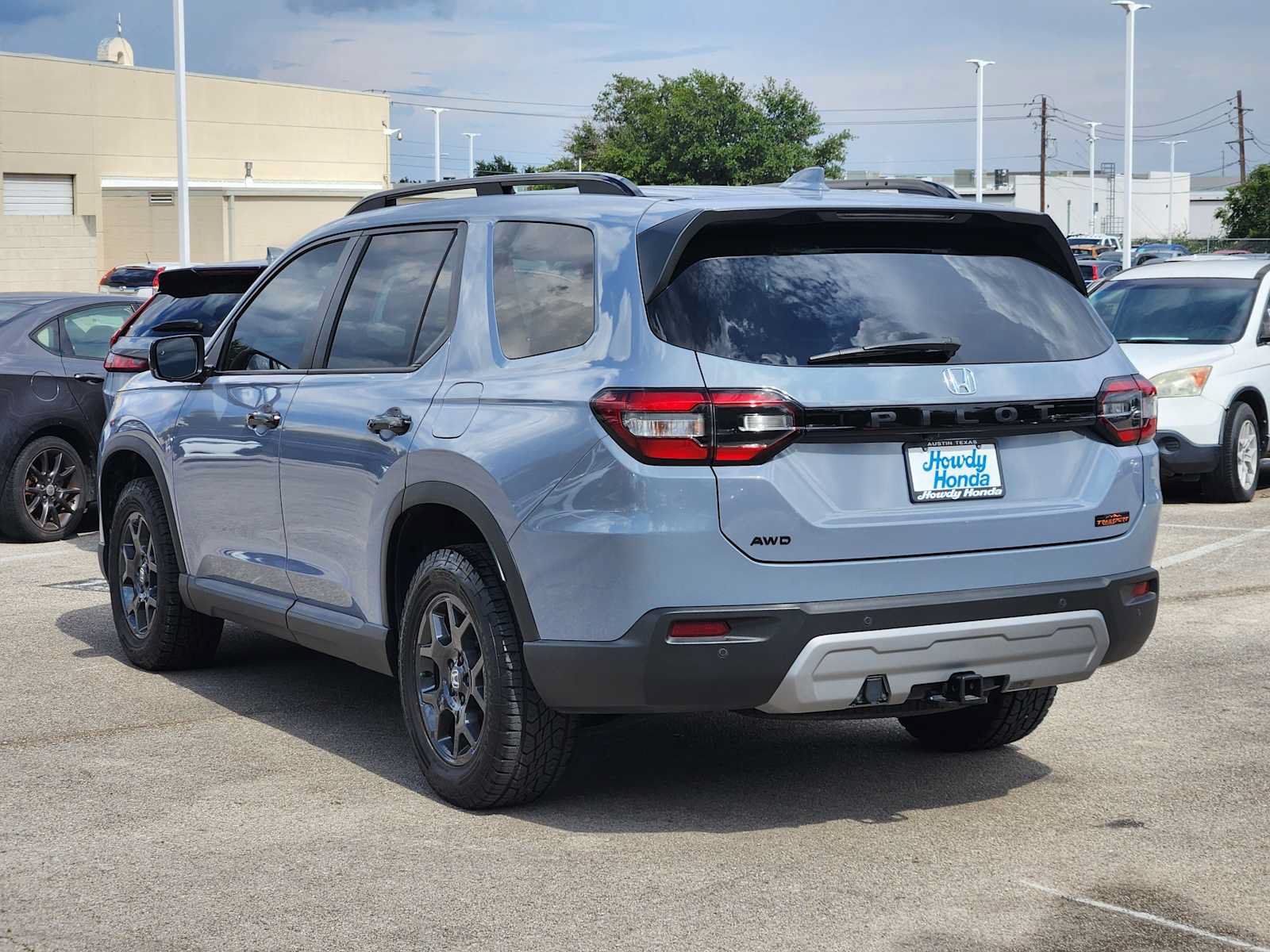 Certified 2025 Honda Pilot TrailSport image 5