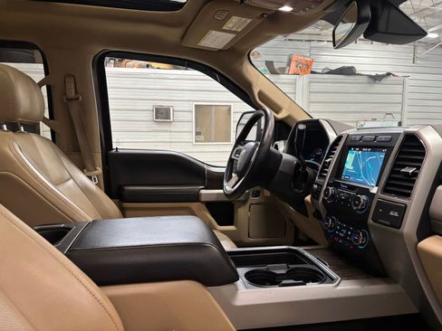 Used 2019 Ford F250 Lariat w/ Lariat Ultimate Package AWD/4WD image 28