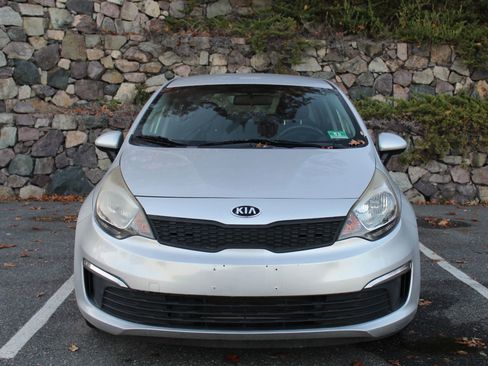 Used 2016 Kia Rio LX image 3