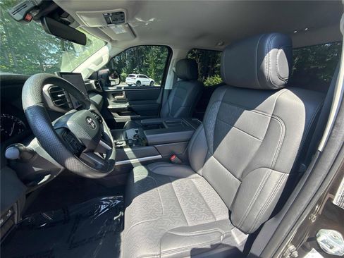 Used 2023 Toyota Tundra Limited AWD/4WD image 11
