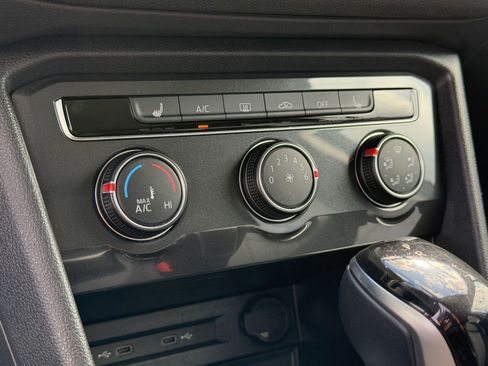 Used 2024 Volkswagen Tiguan Wolfsburg Edition image 19