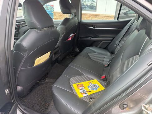 Used 2019 Toyota Camry SE image 5