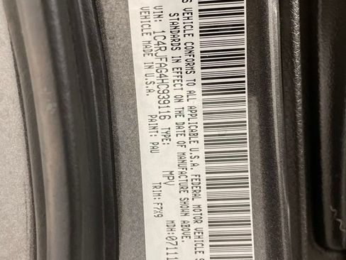 Used 2017 Jeep Grand Cherokee Laredo w/ Quick Order Package 23E AWD/4WD image 28