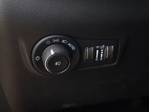 Used 2025 Jeep Compass Limited AWD/4WD image 11