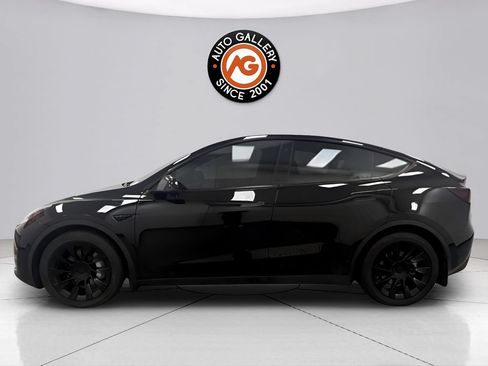 Used 2023 Tesla Model Y Long Range AWD/4WD image 7