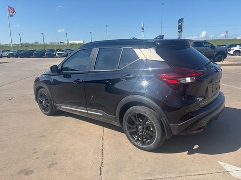 Used 2021 Nissan Kicks SR w/ SR Premium Package image 4