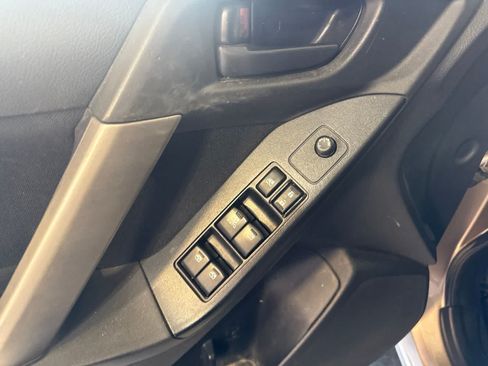 Used 2016 Subaru Forester 2.5i Premium AWD/4WD image 18
