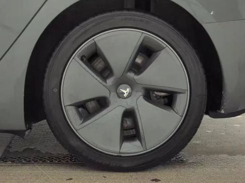 Used 2023 Tesla Model 3 Standard Range RWD image 10
