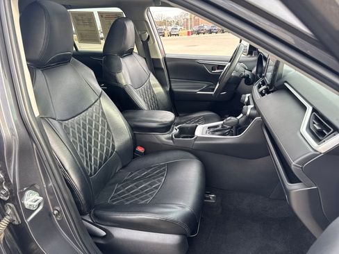 Used 2022 Toyota RAV4 XLE image 23