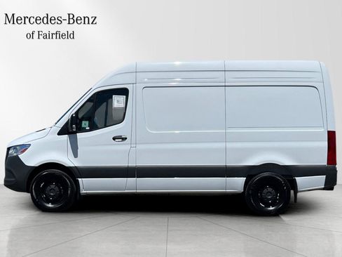 Used 2025 Mercedes-Benz Sprinter 2500 image 4