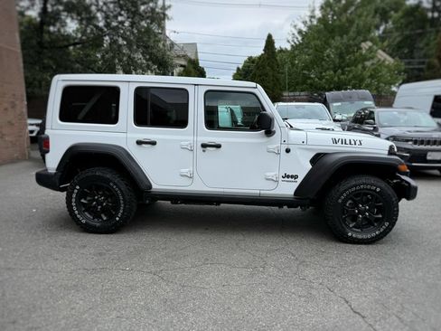Used 2022 Jeep Wrangler Unlimited Sport AWD/4WD image 4