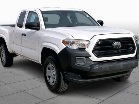 Used 2019 Toyota Tacoma SR image 2