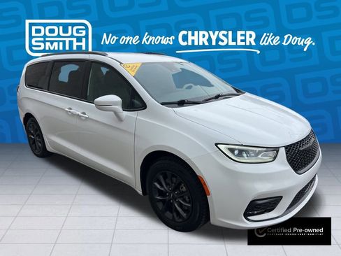 Used 2021 Chrysler Pacifica Touring-L w/ S Appearance Package image 8