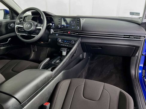 Certified 2023 Hyundai Elantra SEL w/ Preferred Accessory Package image 27