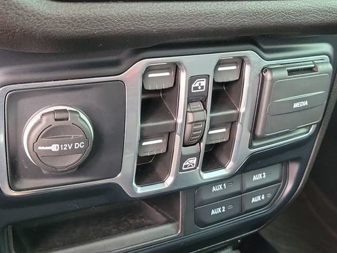 Used 2024 Jeep Wrangler Unlimited Sport AWD/4WD image 38