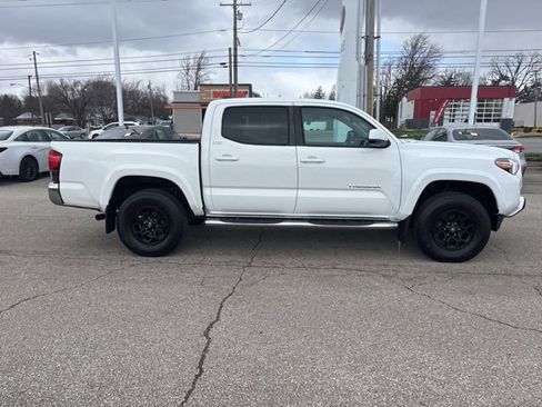 Used 2019 Toyota Tacoma SR5 image 3