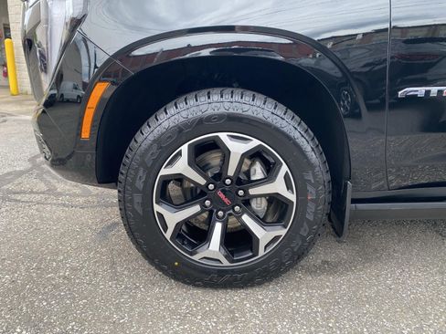 Certified 2025 GMC Yukon XL AT4 w/ AT4 Premium Plus Package AWD/4WD image 11