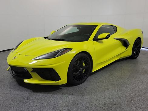 Used 2020 Chevrolet Corvette Stingray Preferred Cpe w/ 2LT Preferred Equipment Group RWD image 3