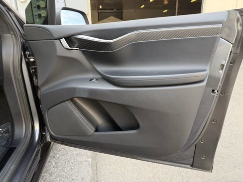 Used 2018 Tesla Model X P100D image 24