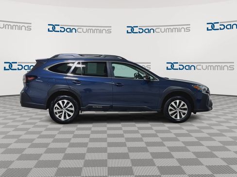 Used 2023 Subaru Outback Premium AWD/4WD image 2